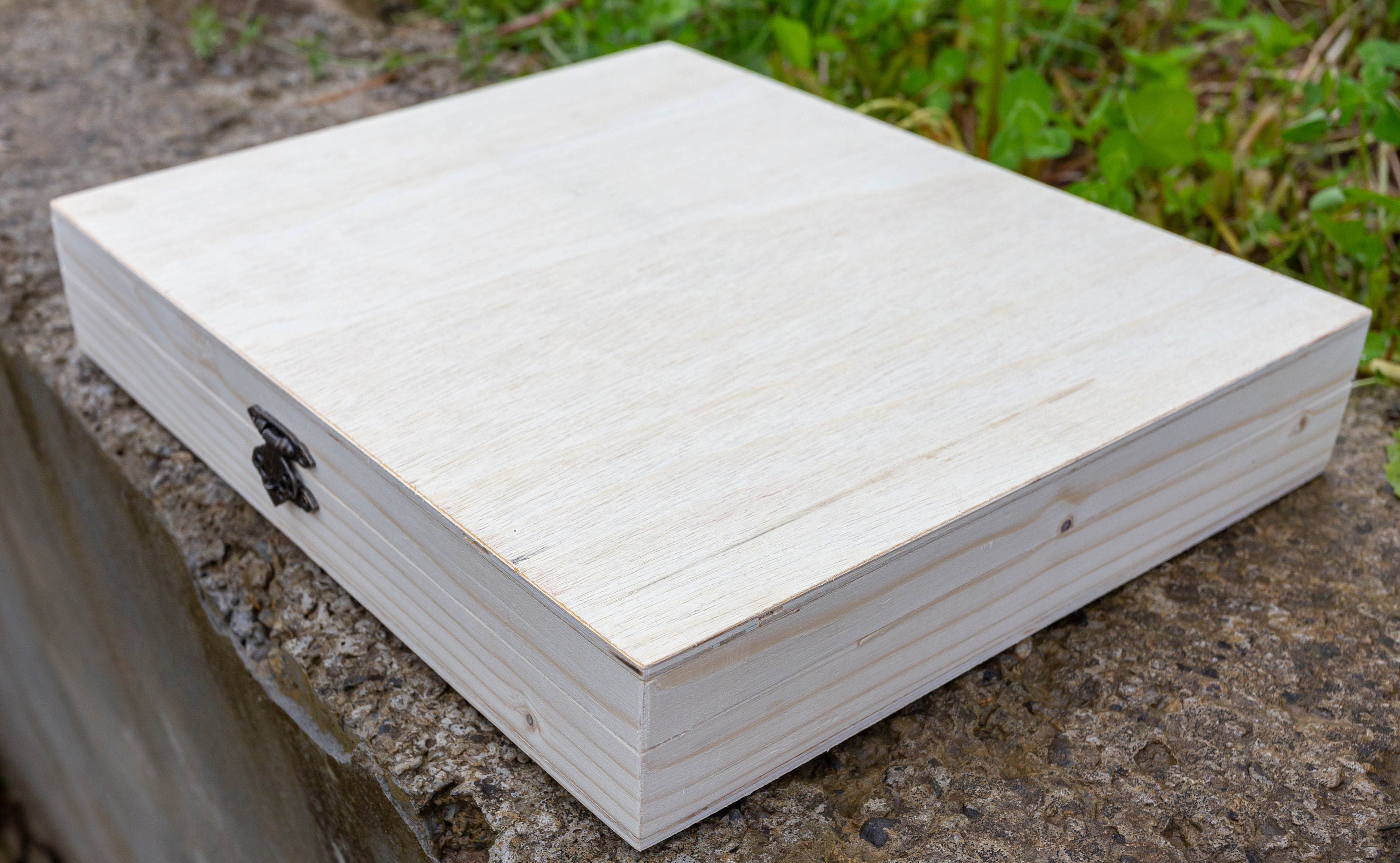 Unfinished Wood Box With Hinges box--decorative boX 41x36x4,5 cm