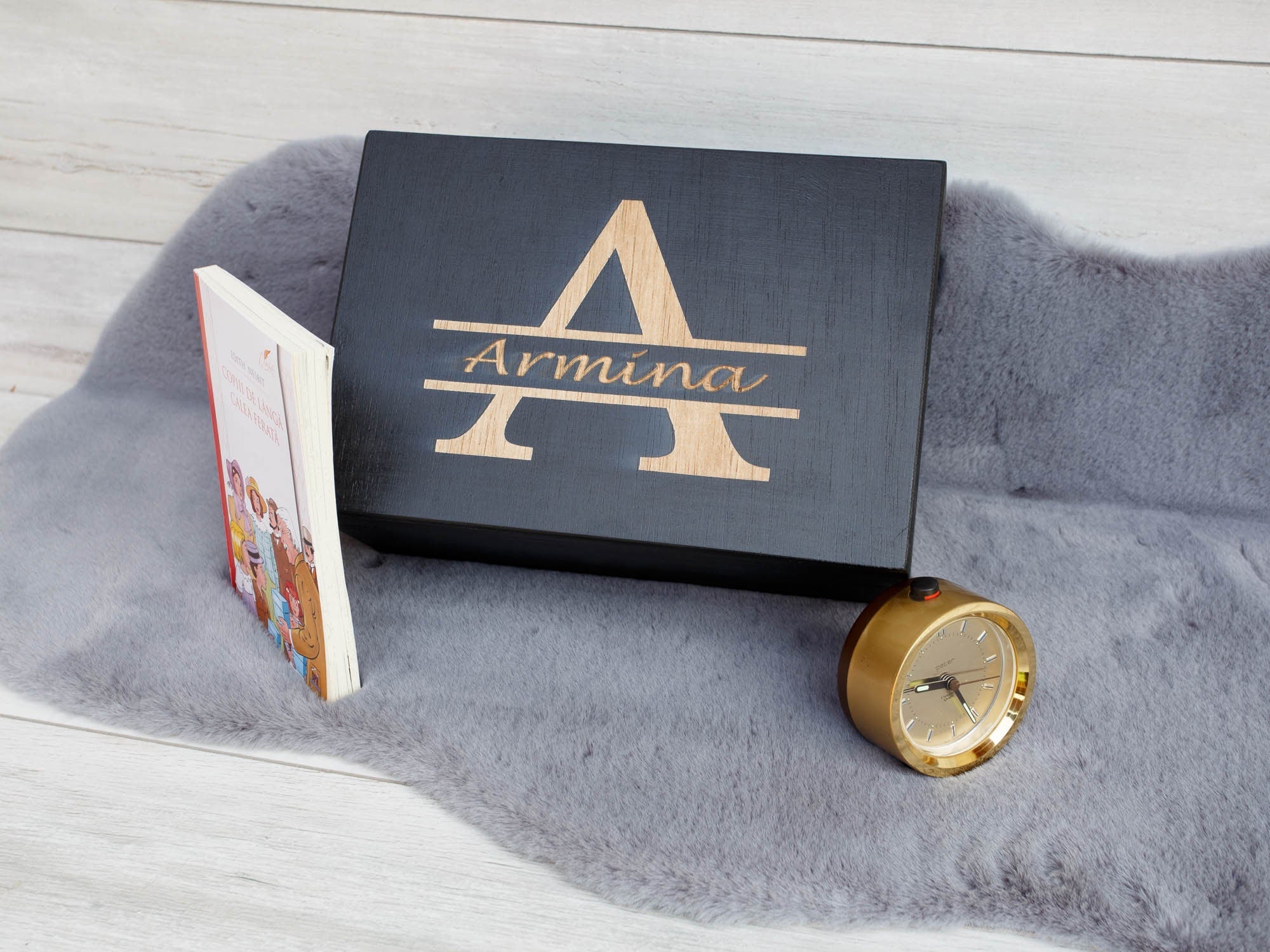 Cutie lemn cu capac   (22x22x6 cm)