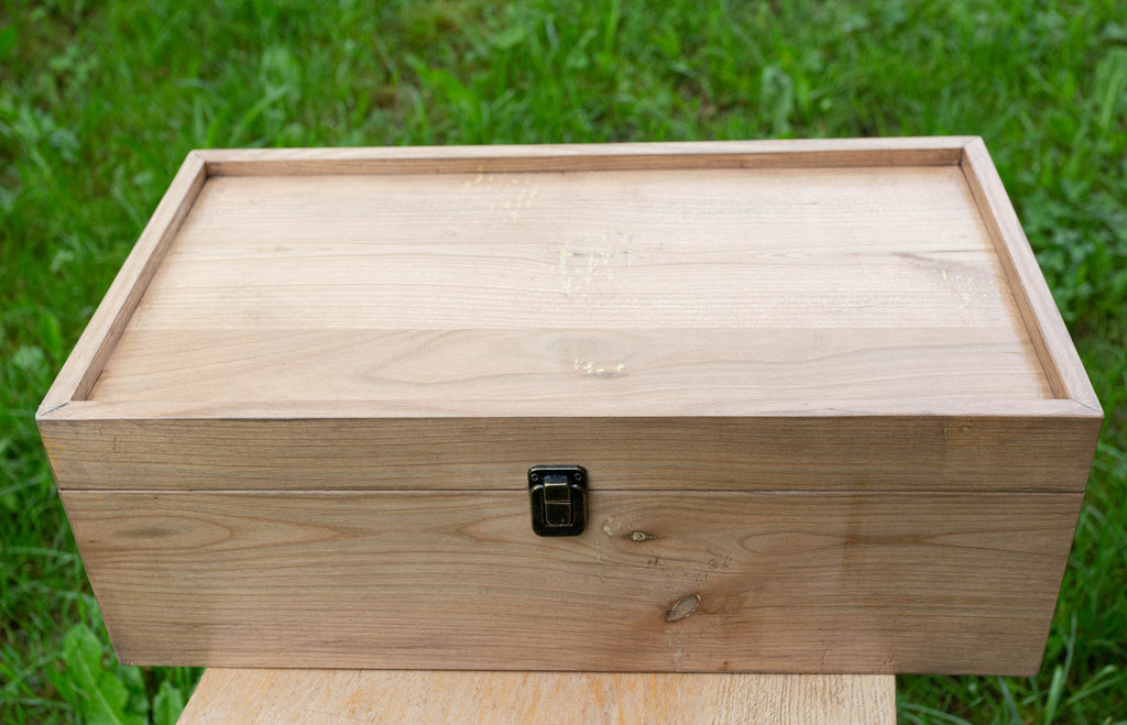 Cutie lemn cu capac din lemn de cires