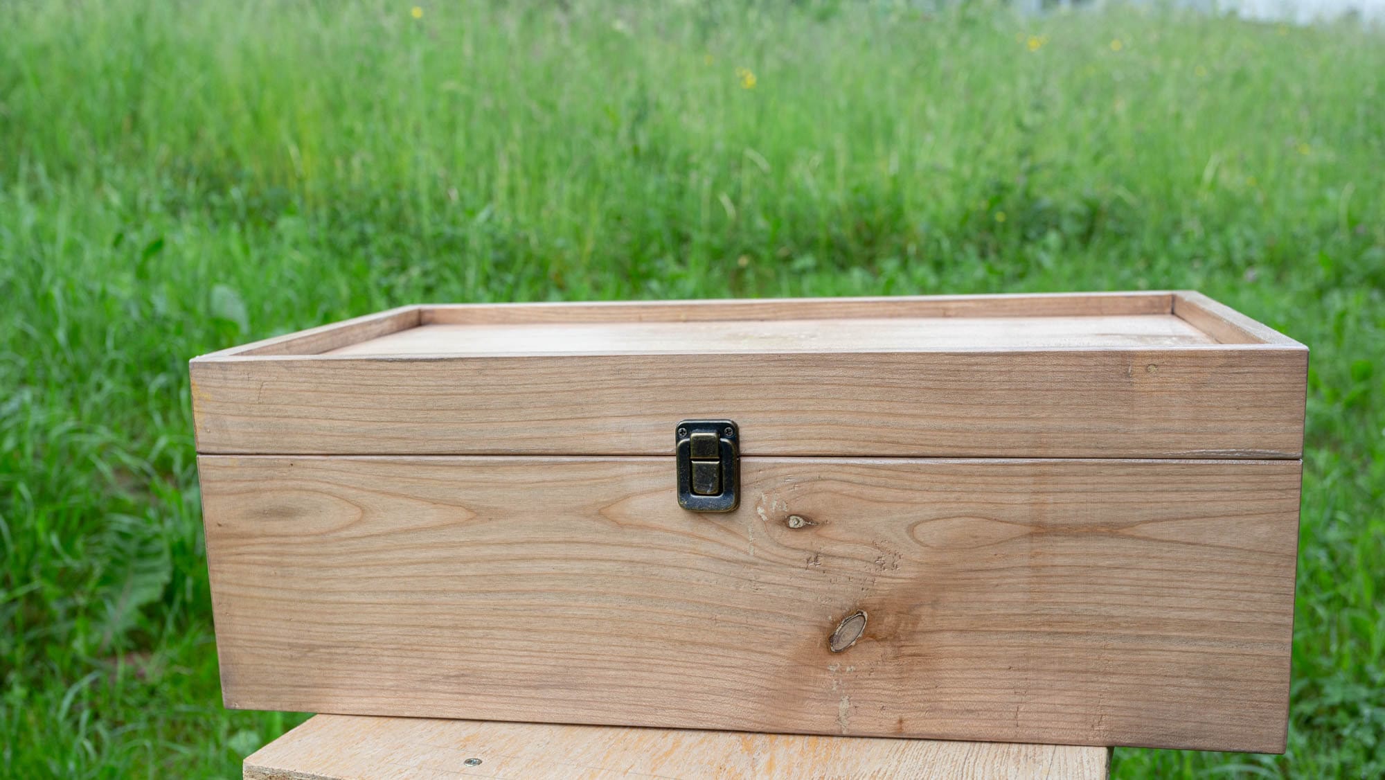 Cutie lemn cu capac din lemn de cires