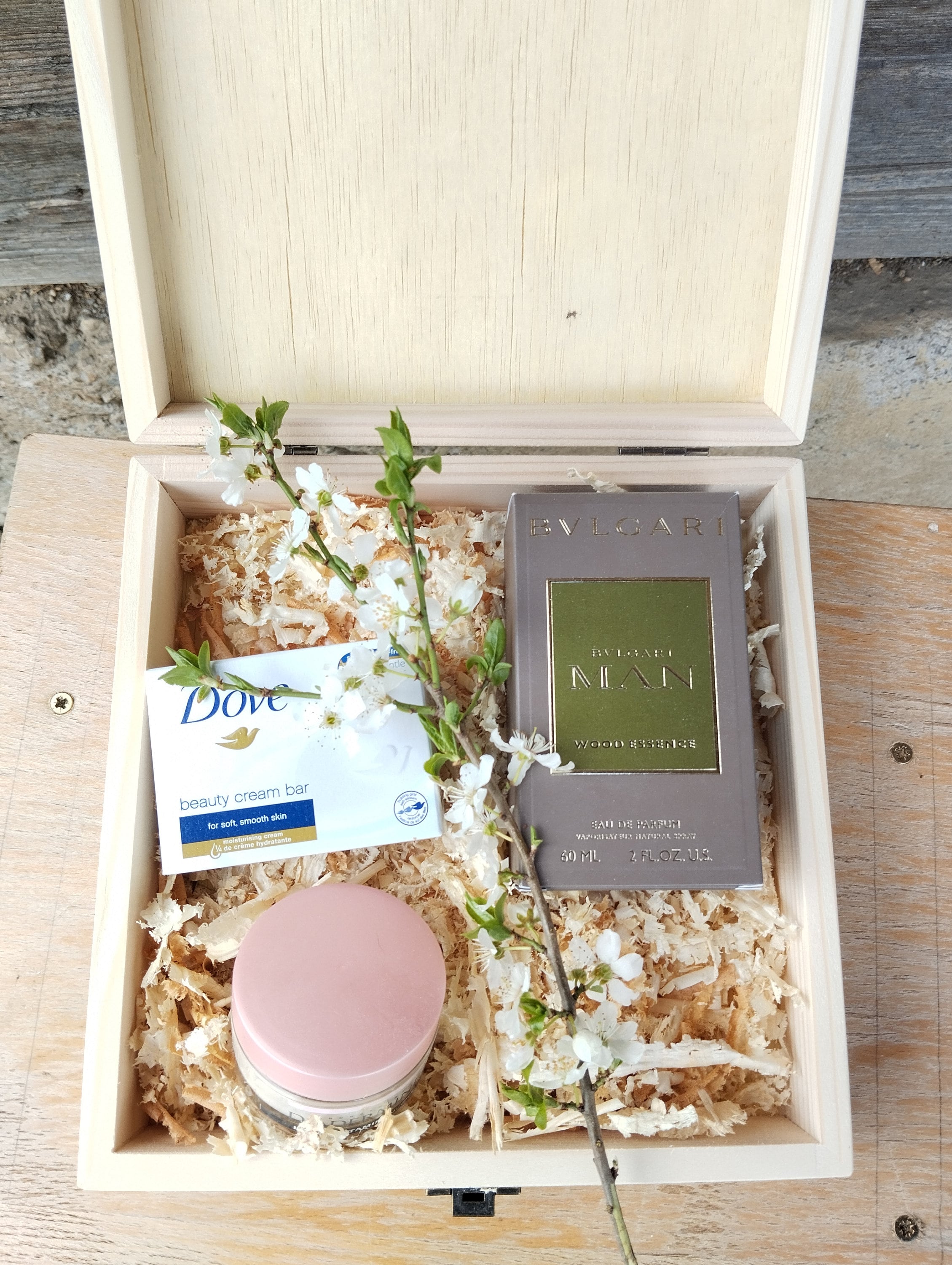 Cutie lemn cu capac   (22x22x6 cm)