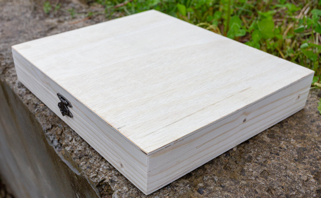 Unfinished Wood Box With Hinges box--decorative boX  41x36x4,5 cm