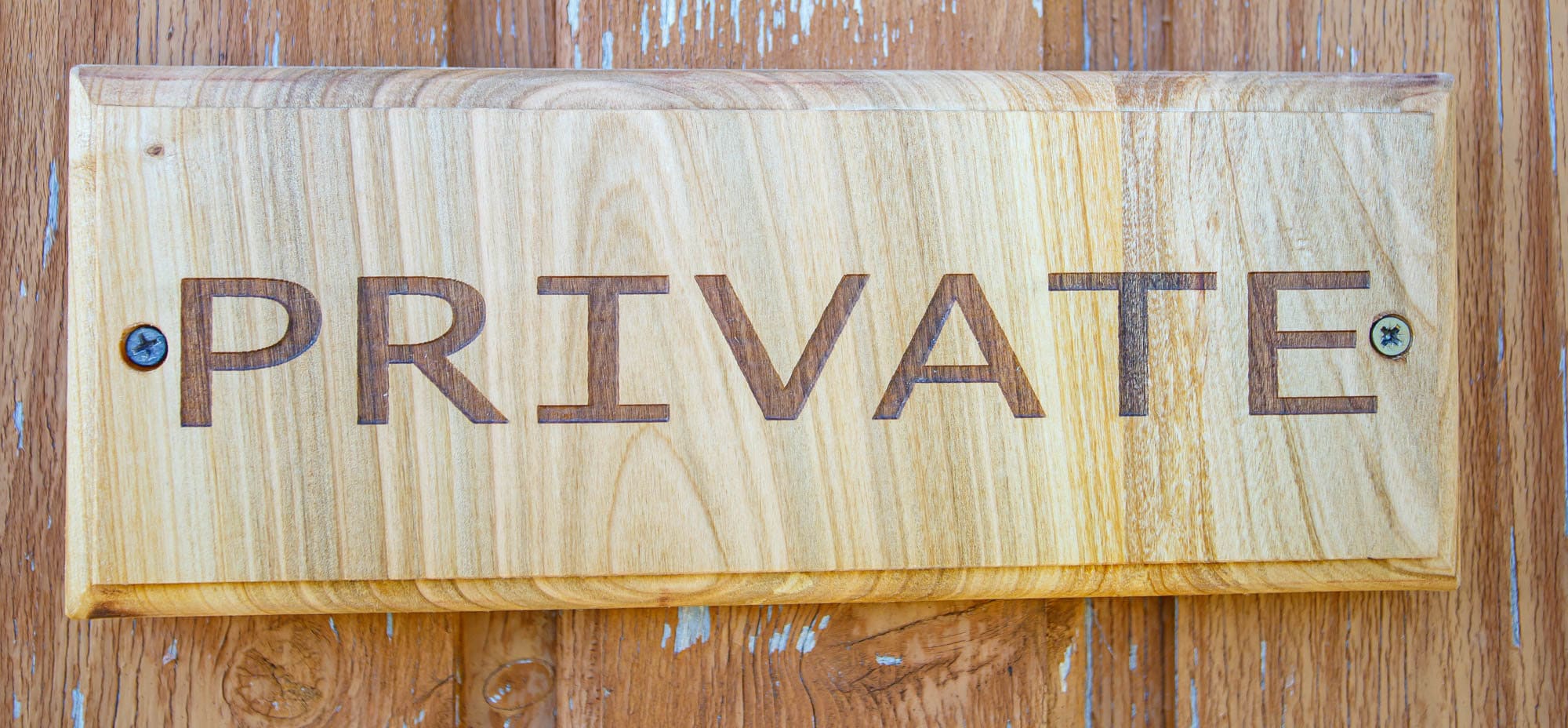 Servicii gravura lemn ,semnalsitica lemn