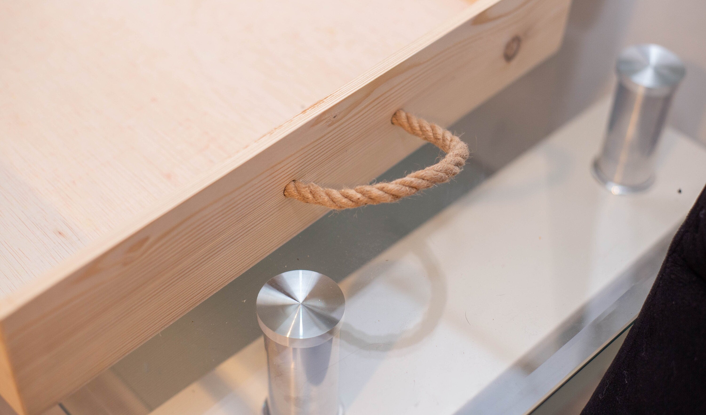 Cutie de lemn natur XL 55X50X12 CM cu manere de sfoara