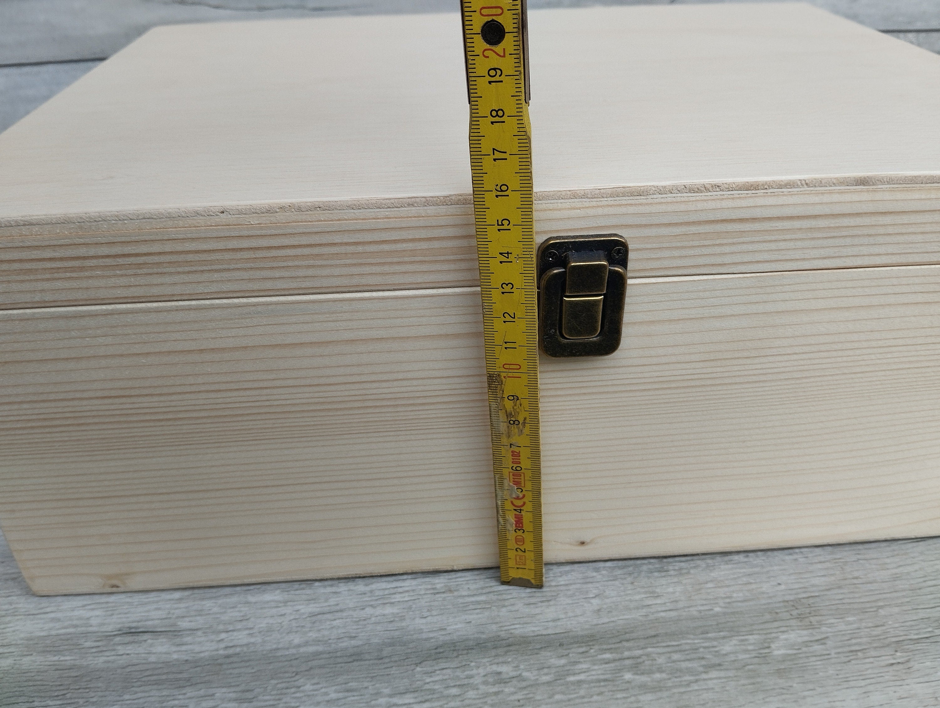 Unfinished Pine Wood Box with Hinges: DIY Craft Storage (15.7x11.8x5.9 INCH)
