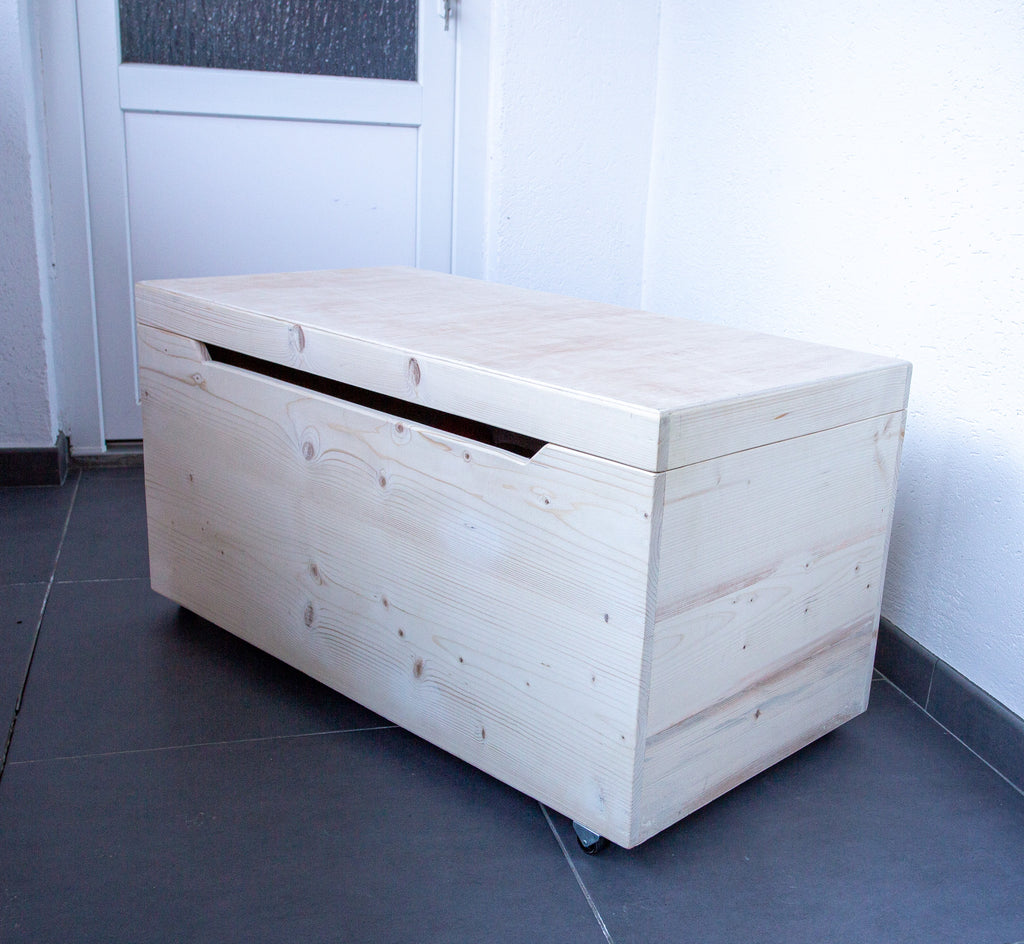 Cufar de lemn cu capac ,se poate decora sau vopsi 100x50x50cm