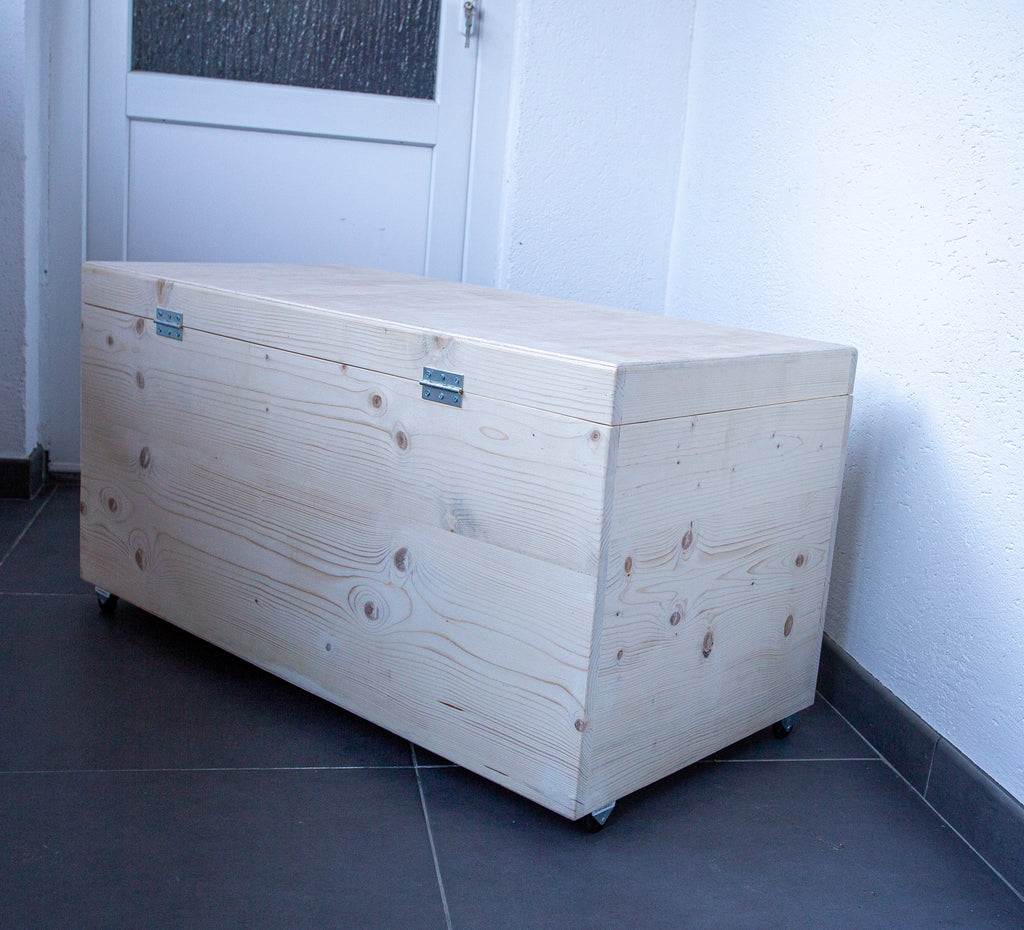 Cufar de lemn cu capac ,se poate decora sau vopsi 100x50x50cm