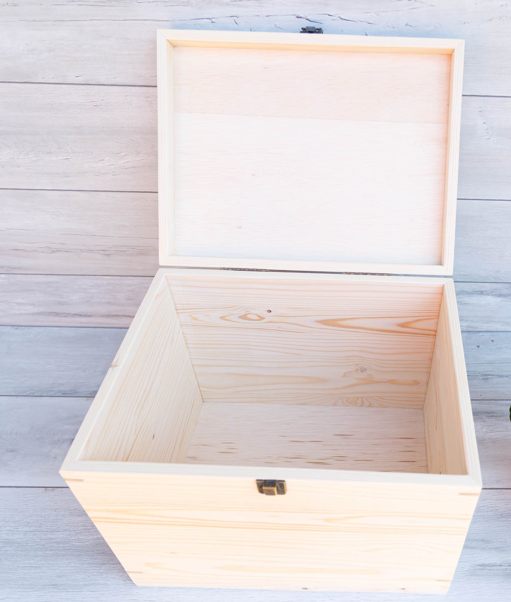 Cufar/cutie din lemn cu capac 34x26x30 cm