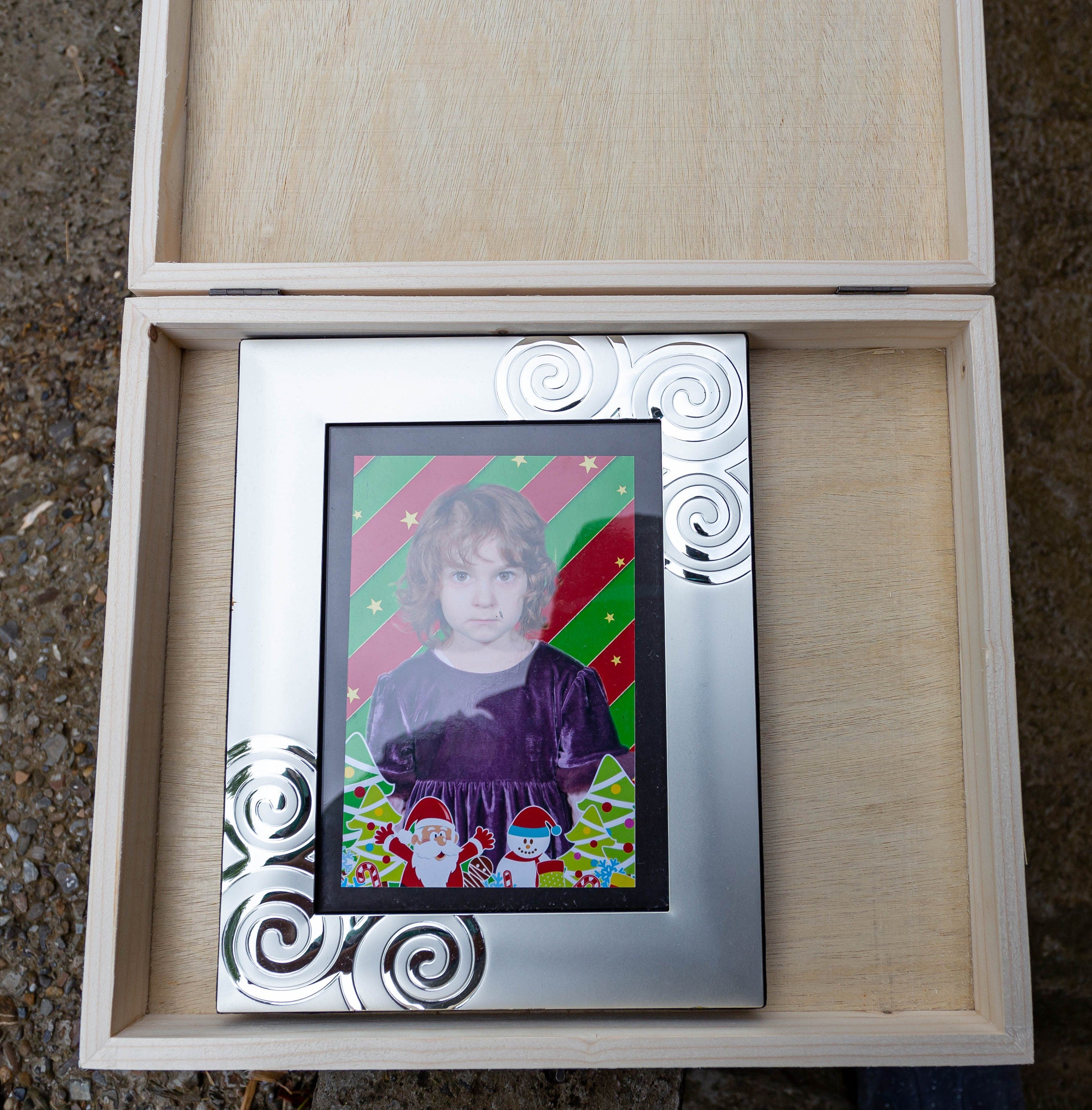Unfinished Wood Box With Hinges box--decorative boX  41x36x4,5 cm