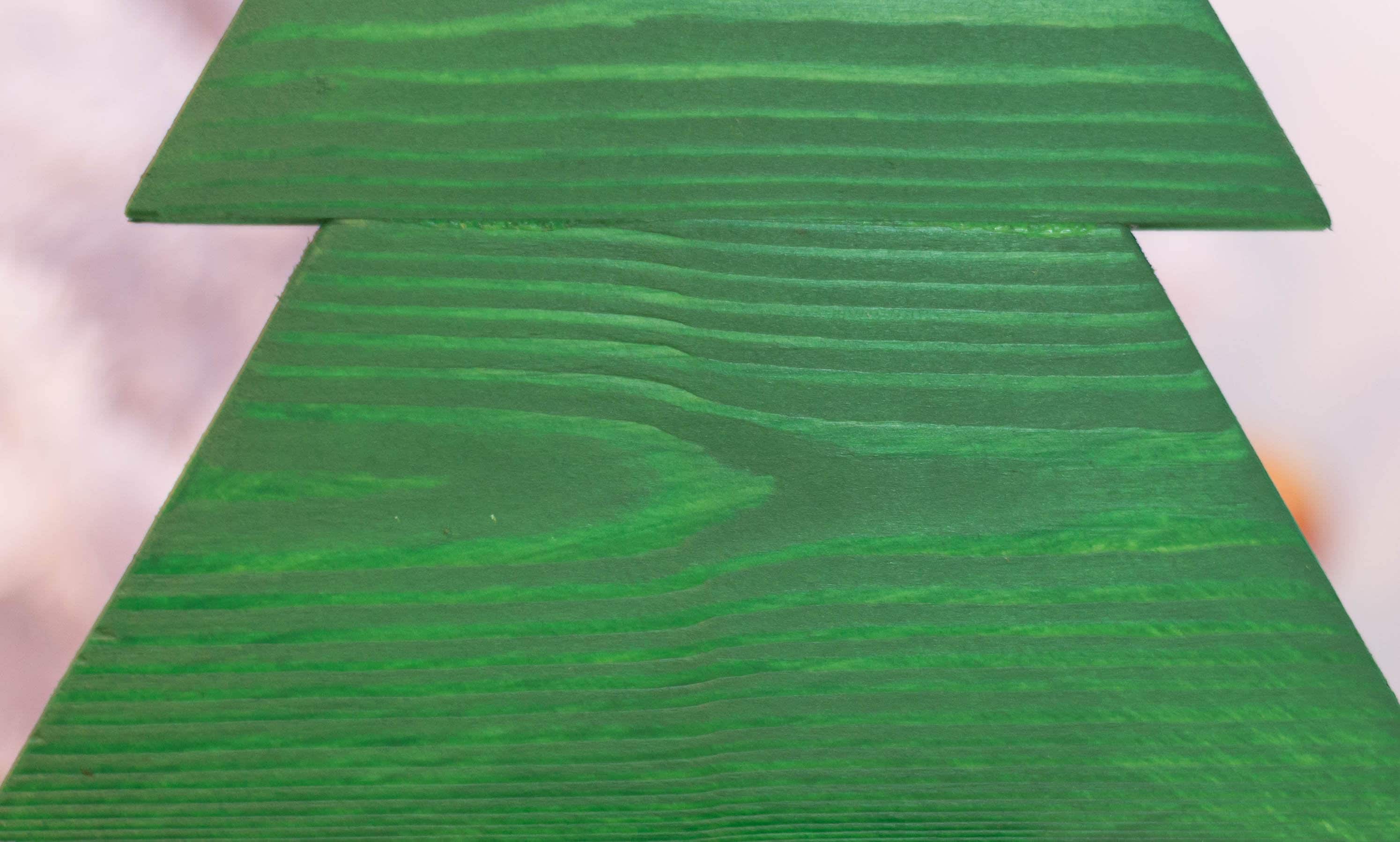 Bradut de Craciun din lemn