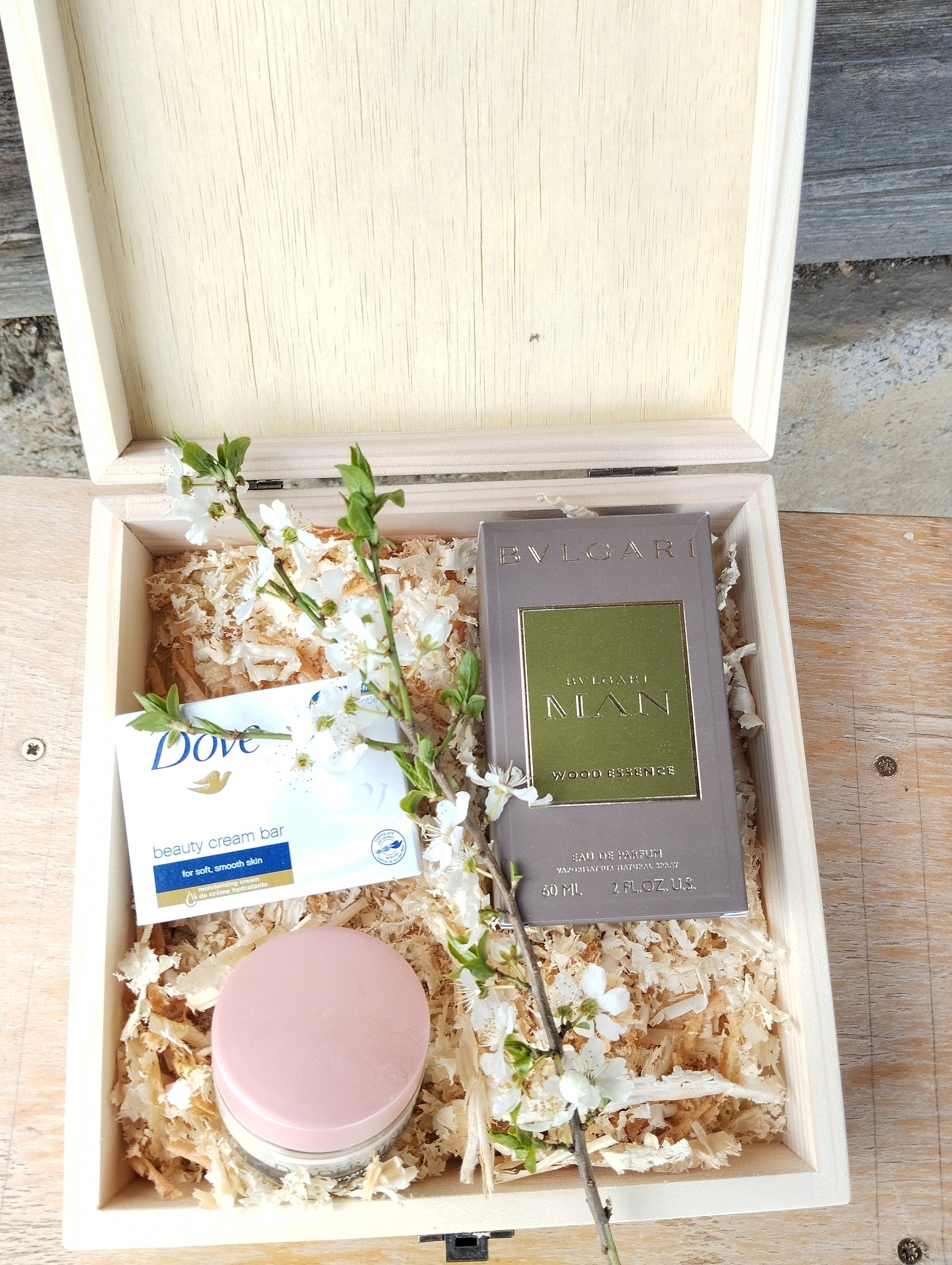 Cutie lemn cu capac   (22x22x6 cm)