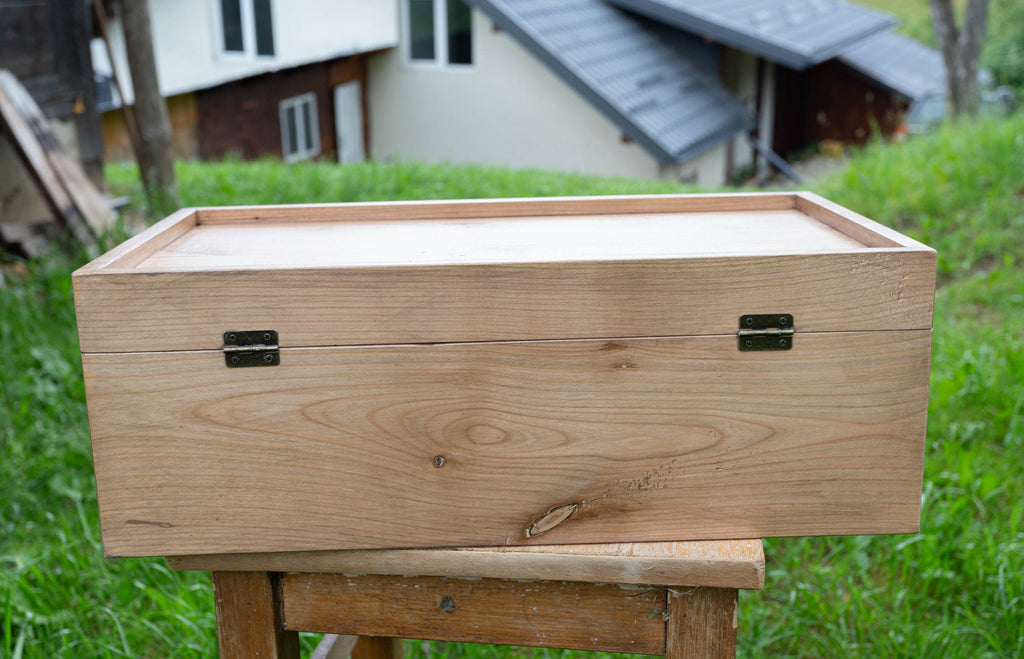 Cutie lemn cu capac din lemn de cires