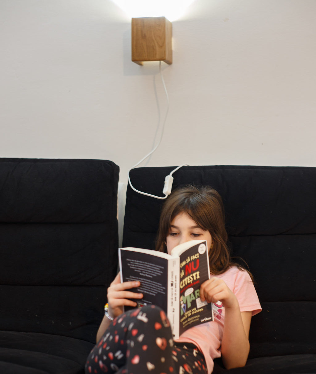 Corp iluminat din lemn de stejar,pentru dormitor,living