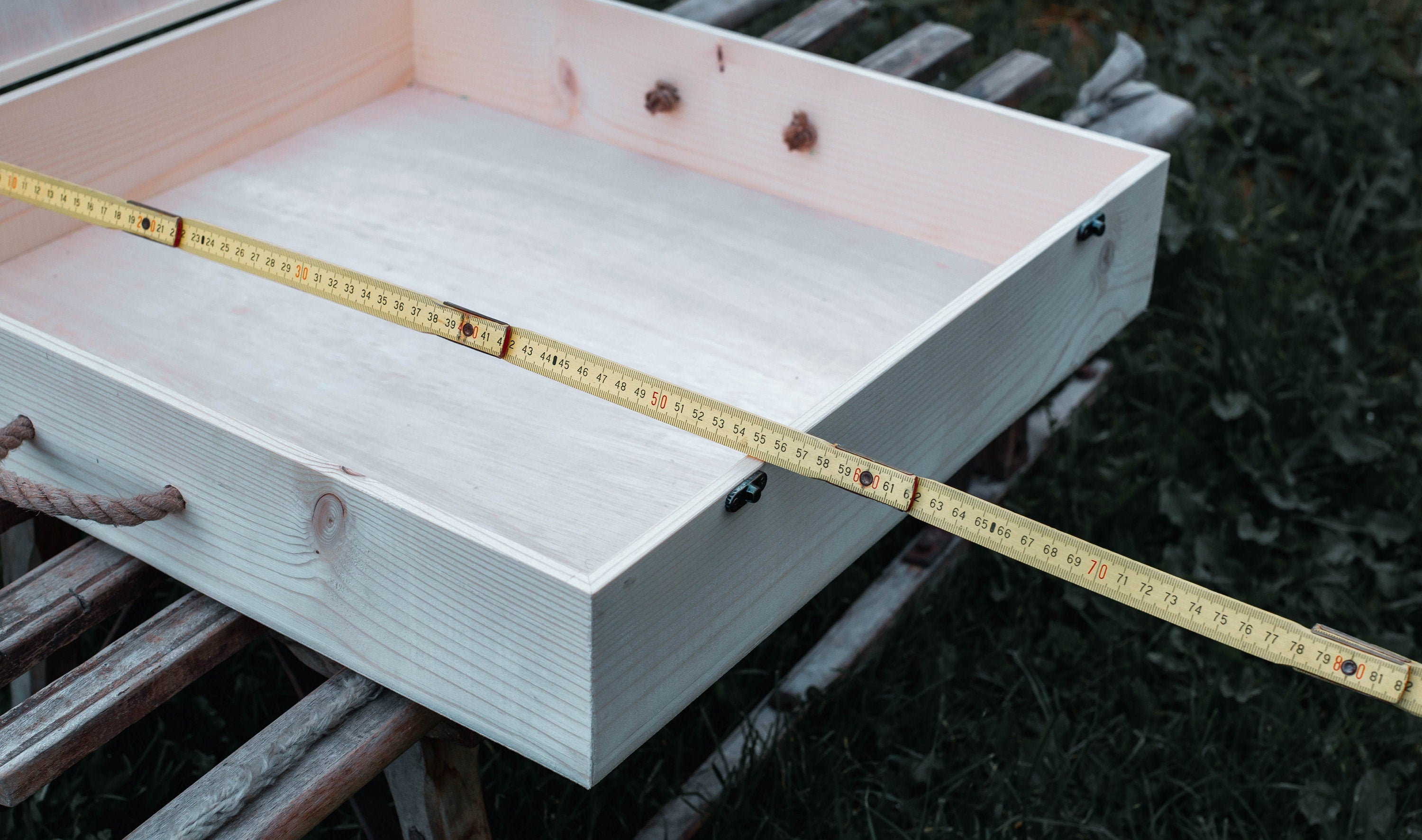 Cutie de lemn natur XL 55X50X12 CM cu manere de sfoara