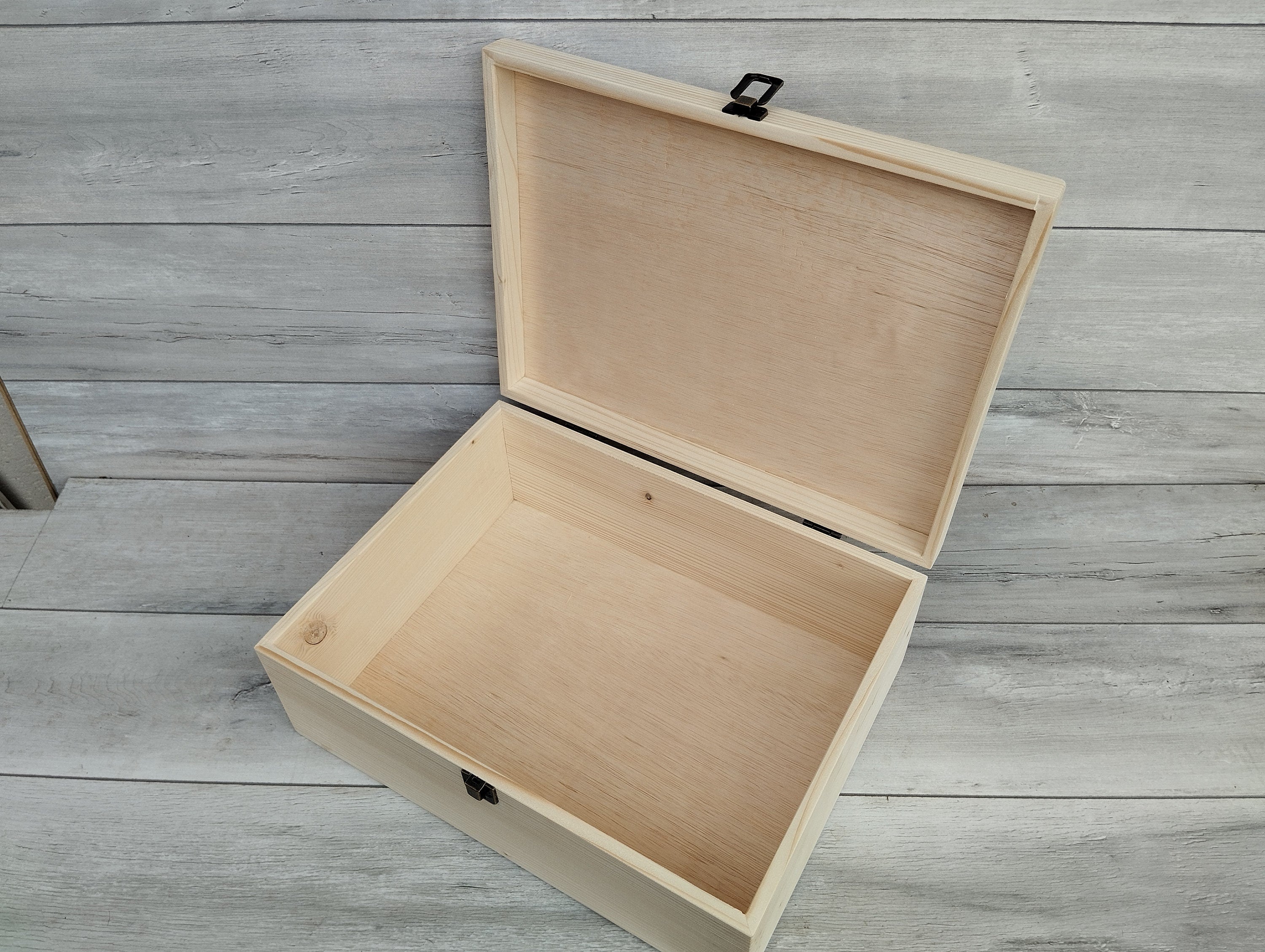 Unfinished Pine Wood Box with Hinges: DIY Craft Storage (15.7x11.8x5.9 INCH)
